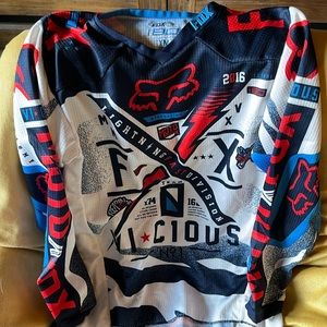 Fox racing youth size M shirt